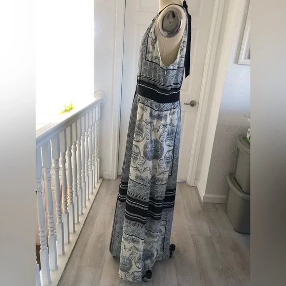 VINCE CAMUTO Maxi dress. - Picture 9 of 16